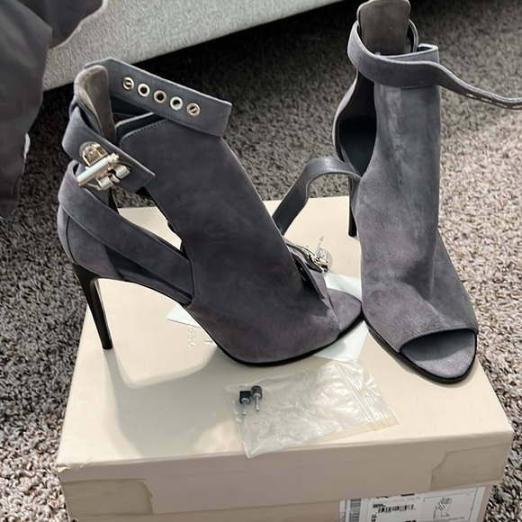 Burberry Acoustic Overfield 100 Suede Peep Toe Ankle Boots - Picture 2 of 6